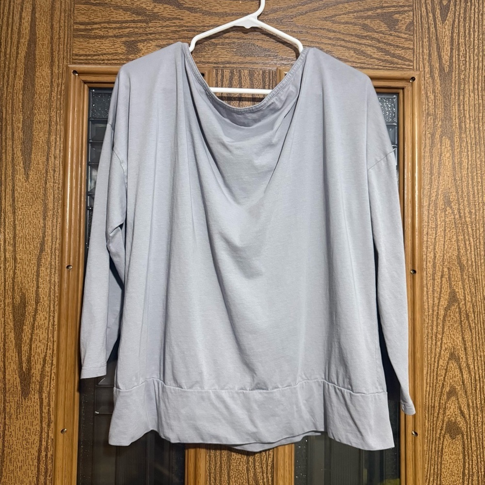Women's Light Gray Long Sleeve Top - Picture 2 of 4